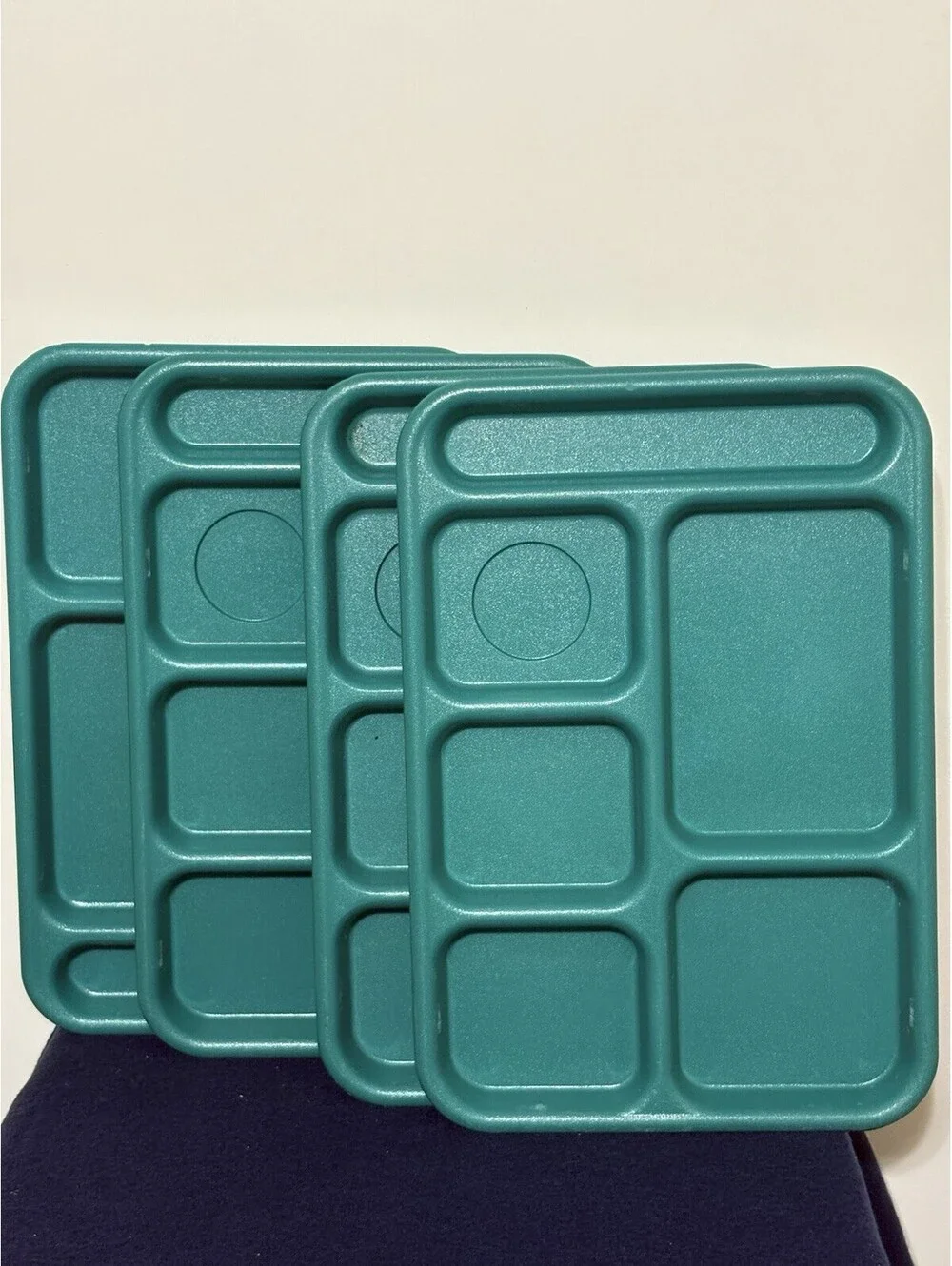Cambro Set Of 4 Teal Budget 6-Compartment School Tray